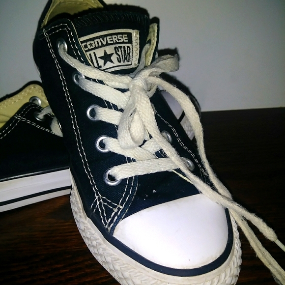 Converse Other - 🌸3/$30🌸Converse all stars black and white size 1